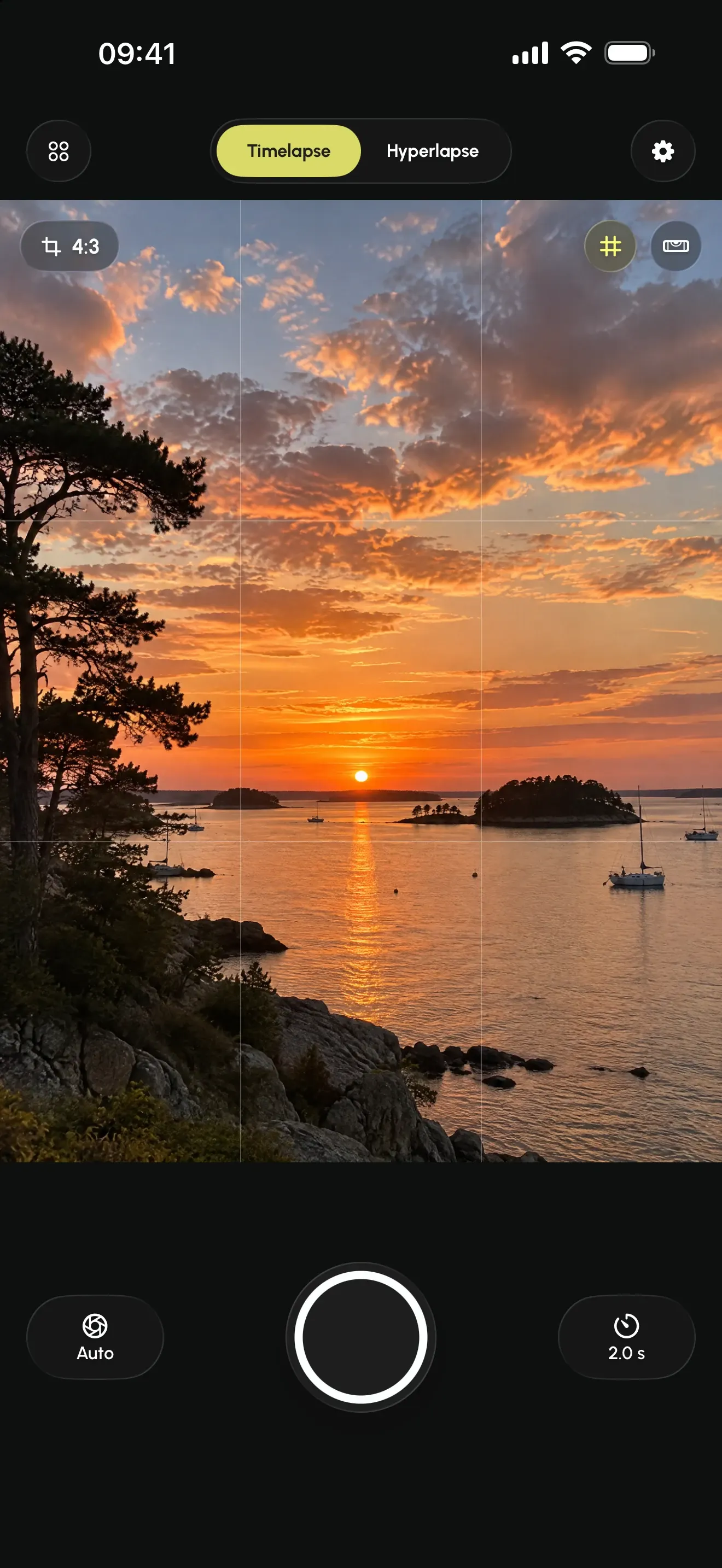 Interval Pro viewfinder in Timelapse mode, framing a sunset over the sea